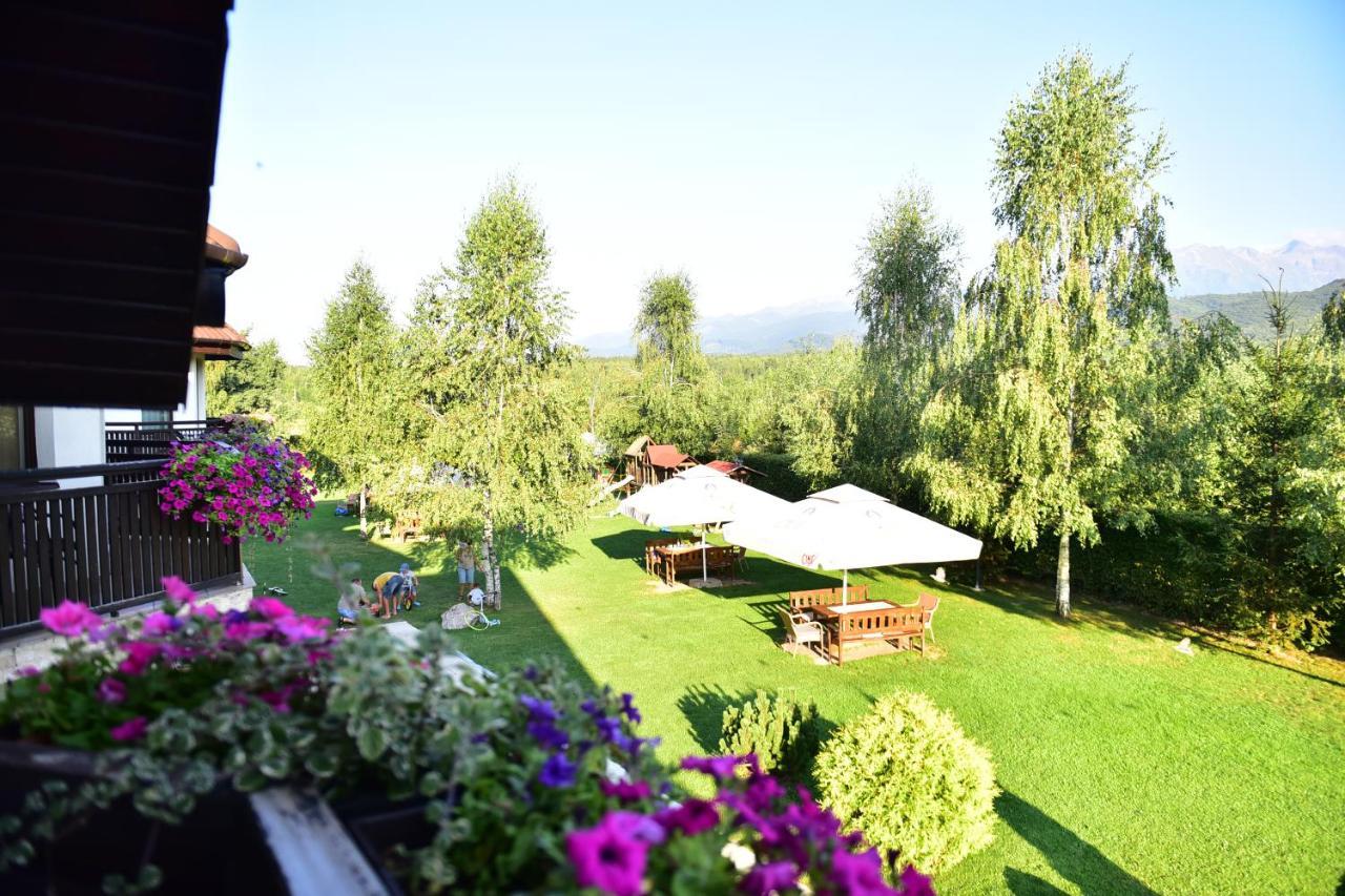 Natura Family Resort Avrig Exteriör bild