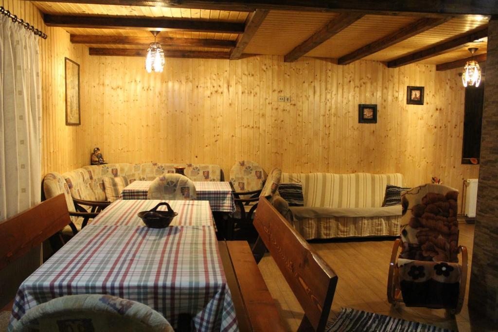 Natura Family Resort Avrig Exteriör bild